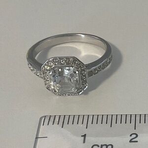 Swarovski Ring Size 6 (52mm Europe)